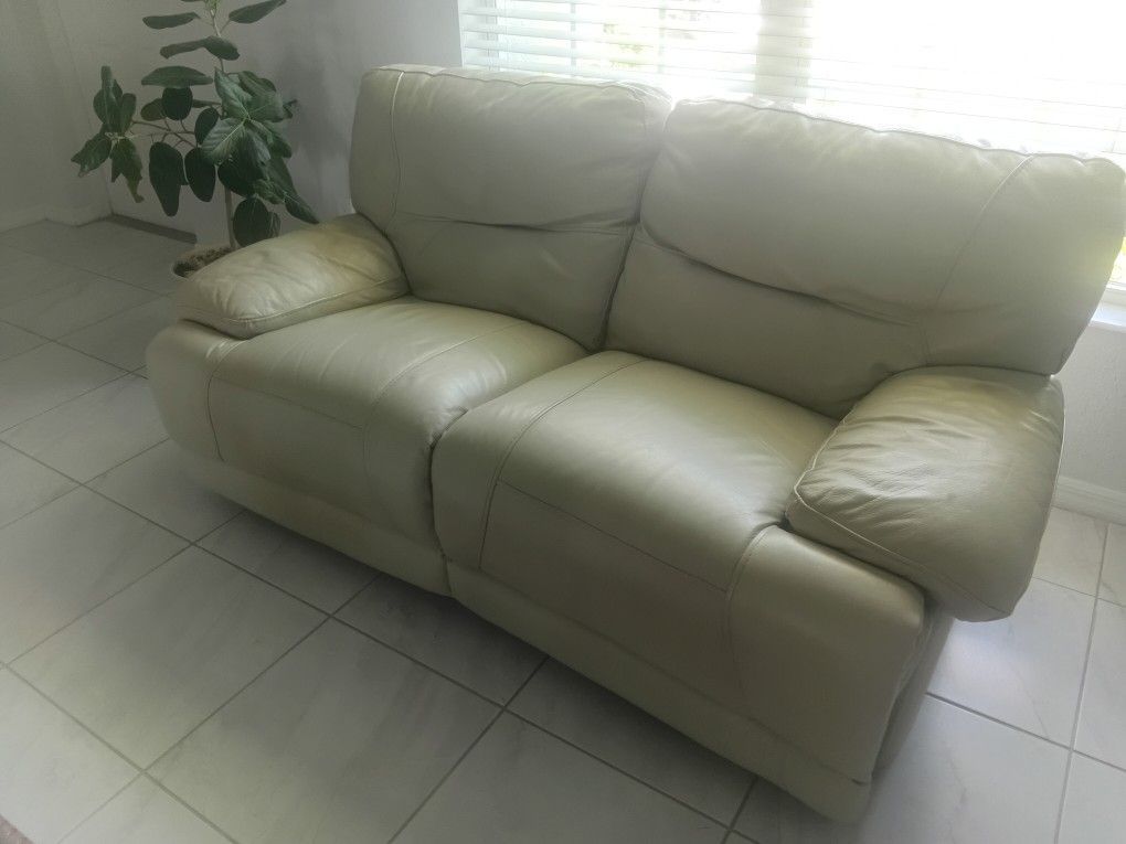 Leather Sofa And Love Seat With Recliners