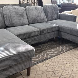 New 100x58 Sectional Couch / Free Delivery 