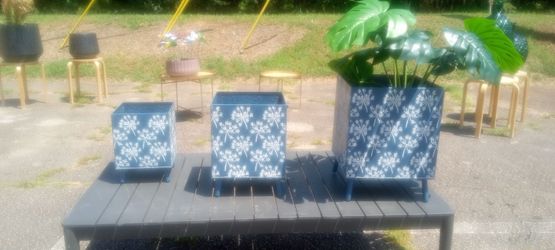New 3pc tripod garden planter's high quality very detailed