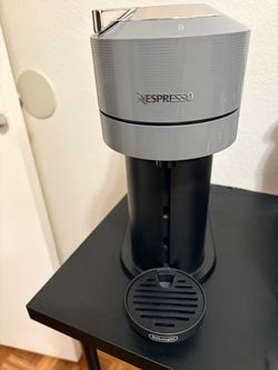Nespresso Vertuo Next Coffee Machine by De'Longhi
