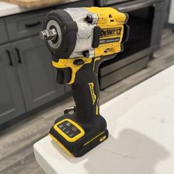 Dewalt 3/8 Impact Wrench Atomic  TOOL ONLY
