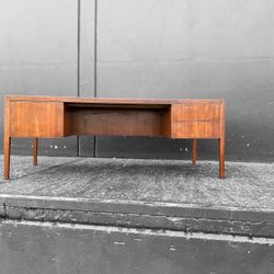 1970’s Mid Century Modern Walnut And Aluminum Desk By Alexis Yermakov for Stow Davis