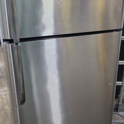 Frigidaire Top Freezer 30 Inches 