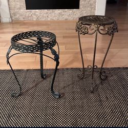 Metal plant holder tables