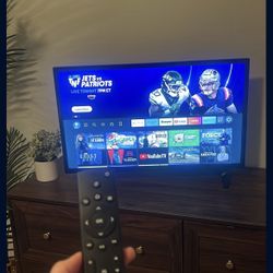 32 inch Insignia Roku TV