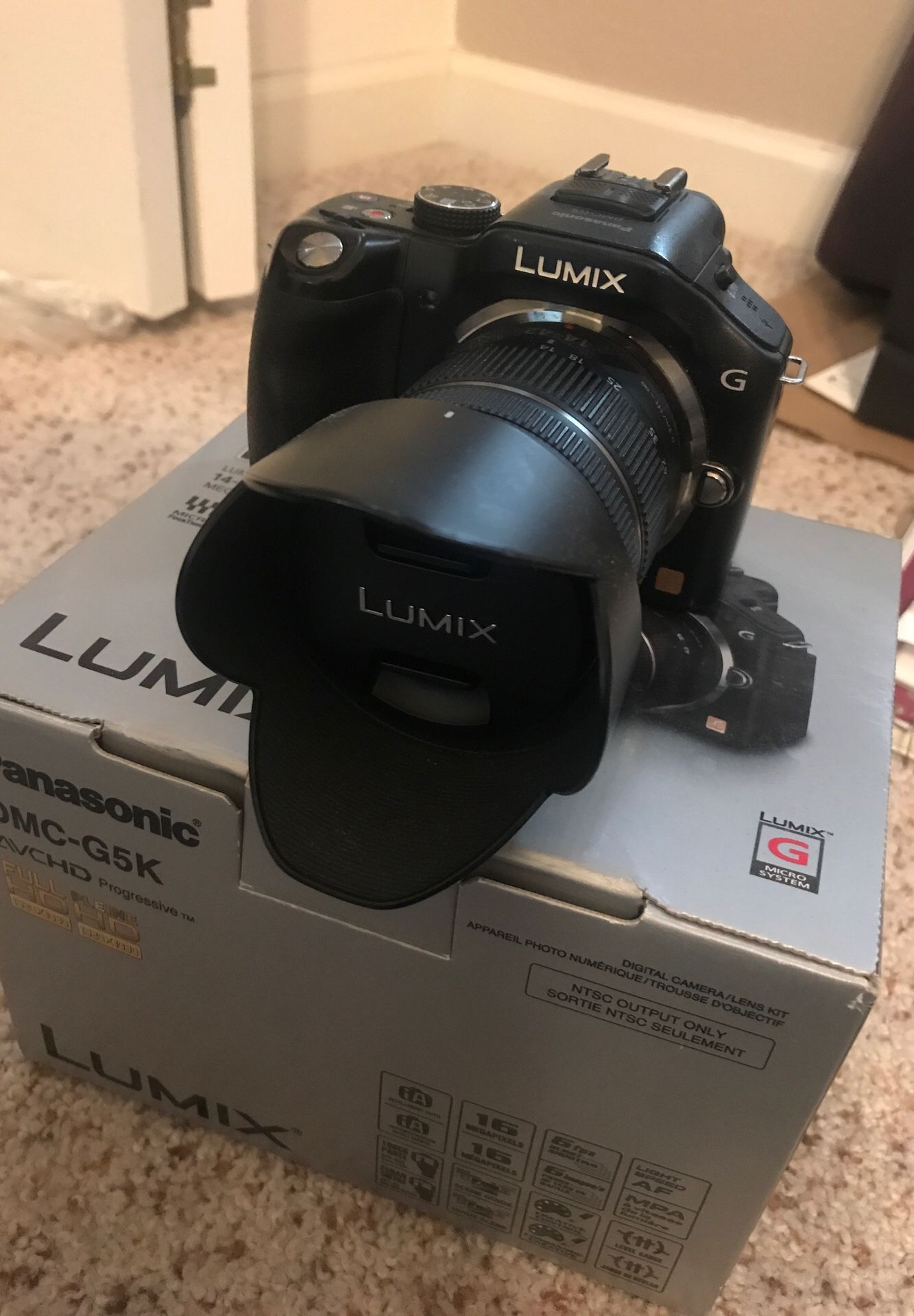 LUMIX G5 DSLR camera