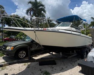 23ft SeaRay with 200 mercury outboard