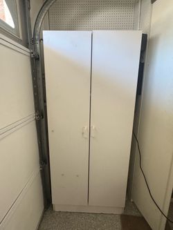 Free storage cabinet