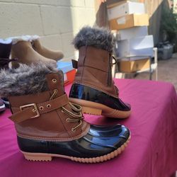 Botas De Nieve Size 7