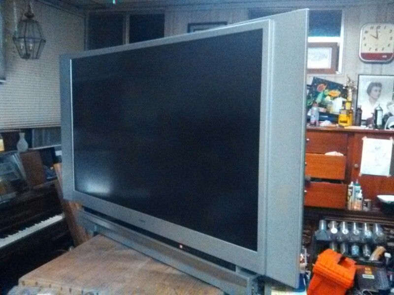 62 inch Toshiba DLP rear projection tv