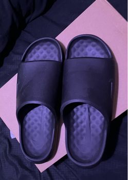 Nike slides size 11