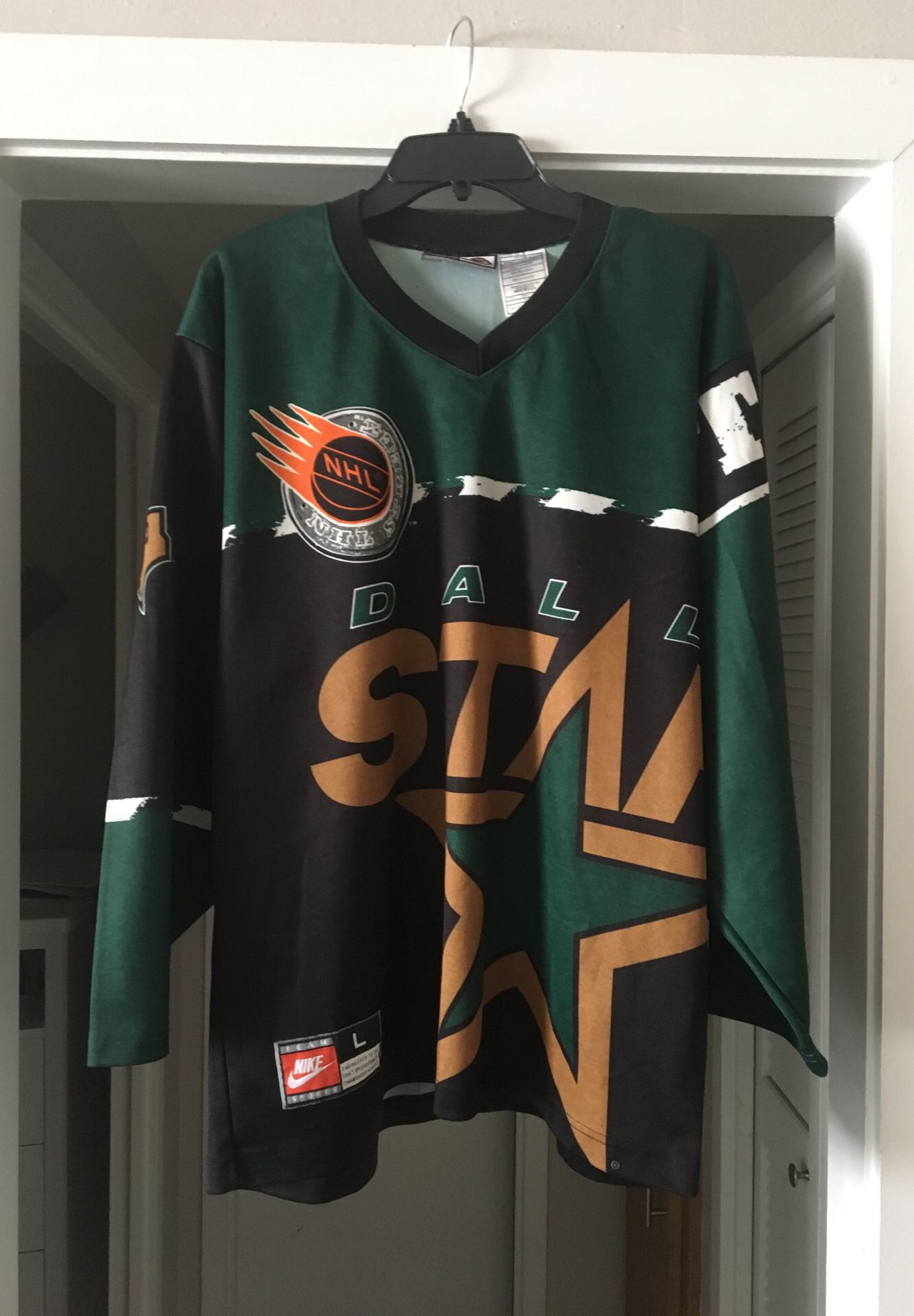 Vintage 90s Dallas Stars Starter Team Jersey Green Men's Stitched NHL  Hockey XL. Condition: Pre-owned, in excellent condition! for Sale in  Sachse, TX - OfferUp