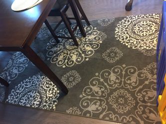 Rug (5ft x 7.5ft)