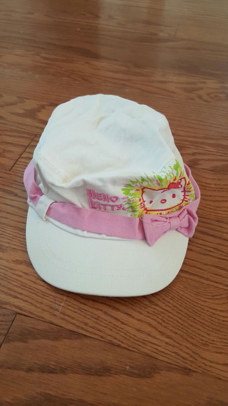 Girls hello kitty hat size 4 and up