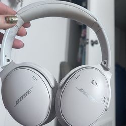 Bose Quiet Comfort Noise Cancelling Headphones