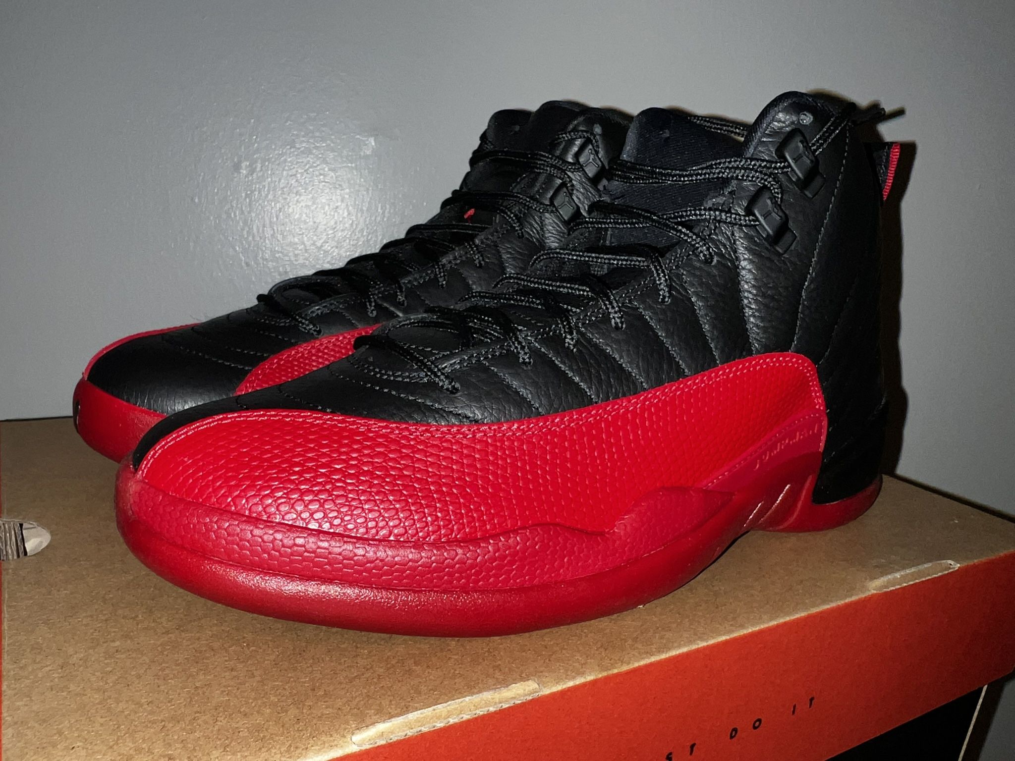 Air Jordan Retro 12 “Flu Game” Size 11 DS