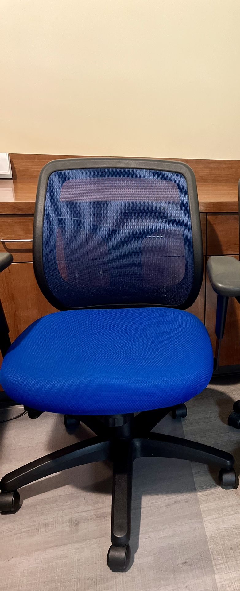 Office Chairs GREAT Condition Herman Miller Aeron Chair, 30 + Size A, Blue, Fully Adjustable Arms, Tilt Limiter And Seat Angle Computer Chairs