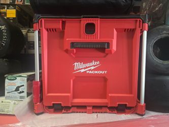Milwaukee PACKOUT Tool Box