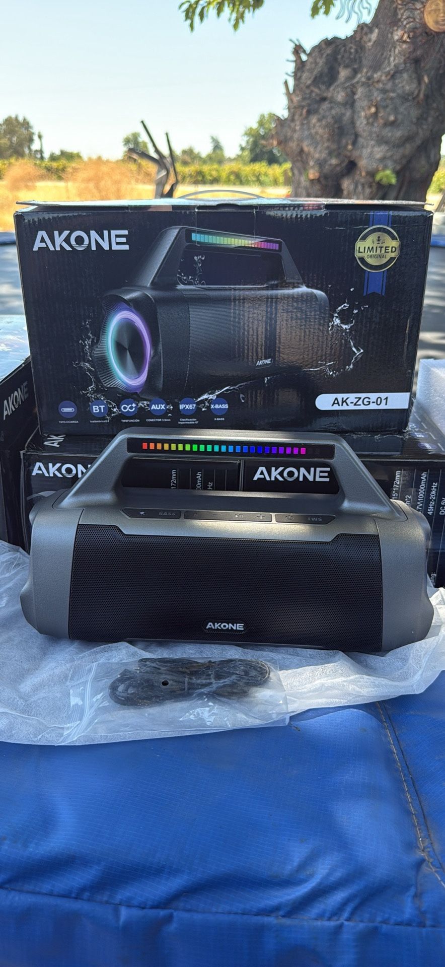 Akone Speaker