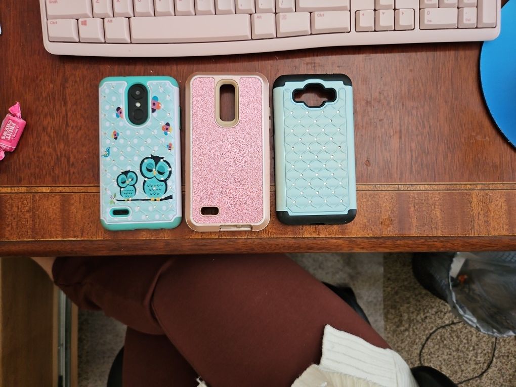 LG Artisto 2 Cell Phone And 3 Cases
