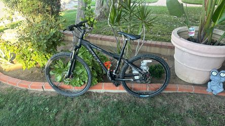Trek mountain bike large size
