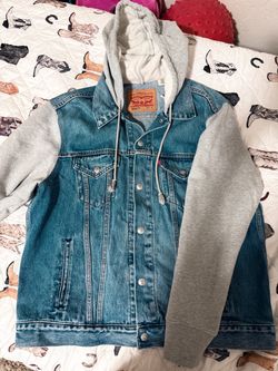 Levi’s  L for men