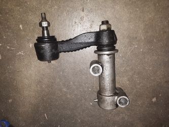 2001-06 Chevy Idler Arm & Bracket