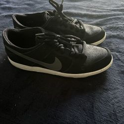 Men's Nike Size 9