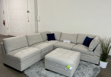 LIKE NEW! Gray 6 Piece Modular Sectional Couch (FREE DELIVERY 🚚)