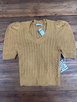 Knit short sleeve top