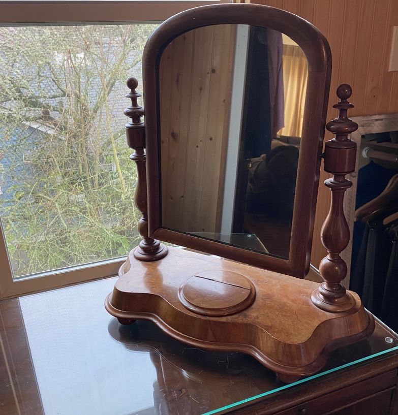 Wooden Stand With Mirror 