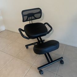  Ergonomic Kneeling Chair 
