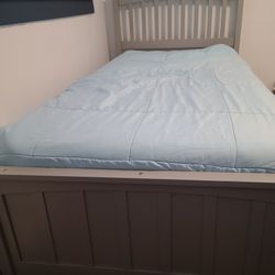 Twin Bed WITH Mattress And Set Of Sheets And Comforter