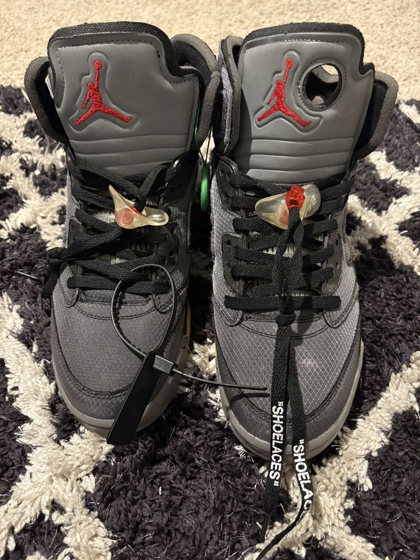 Off White Jordan 5 (Size 11)