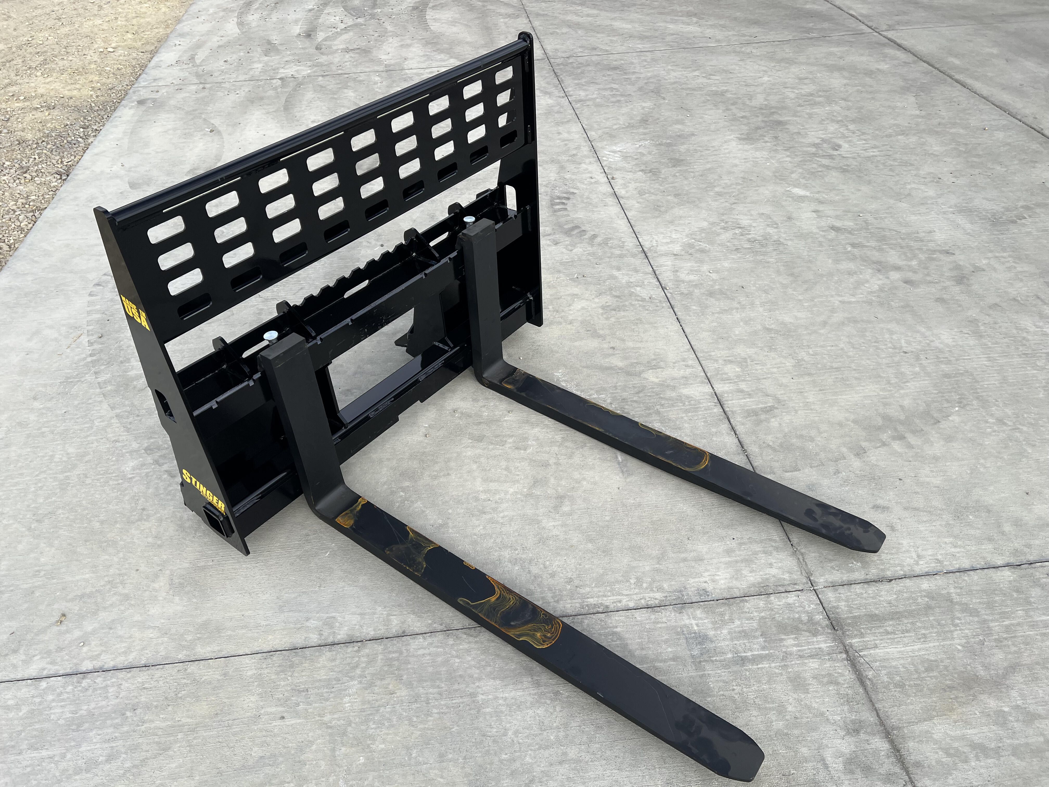 Stinger Attachments Heavy Duty Pallet Forks (5500#-48")