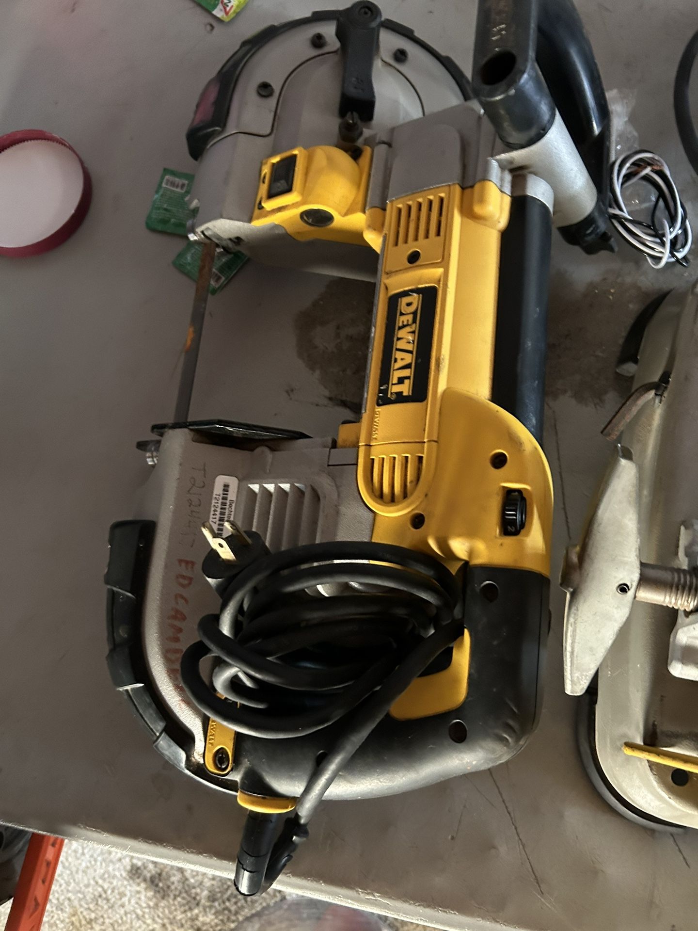 DEWALT BAND SAW