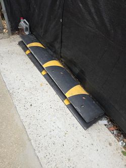 Rubber speed bumper