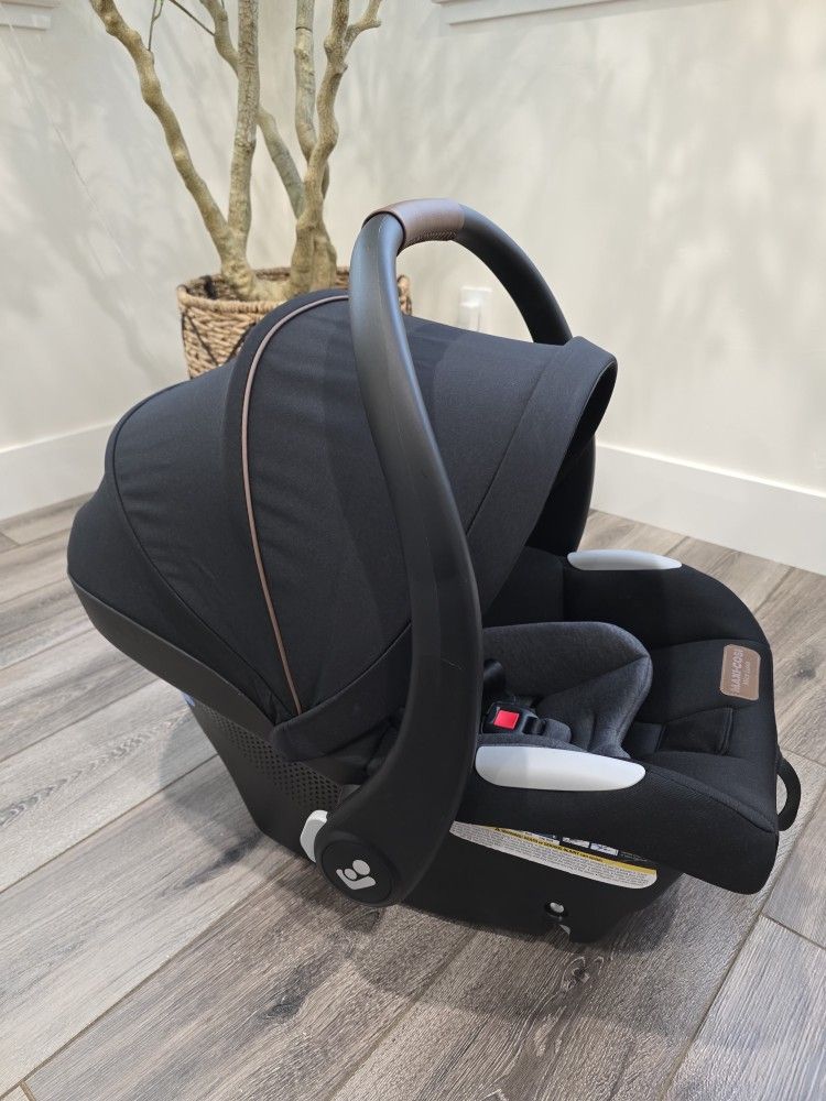 Mico™ Luxe+ Infant Car Seat.Essential Black
