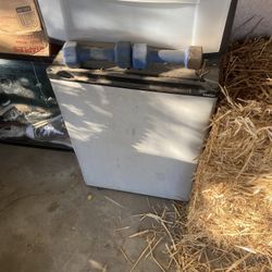 Mini Fridge 