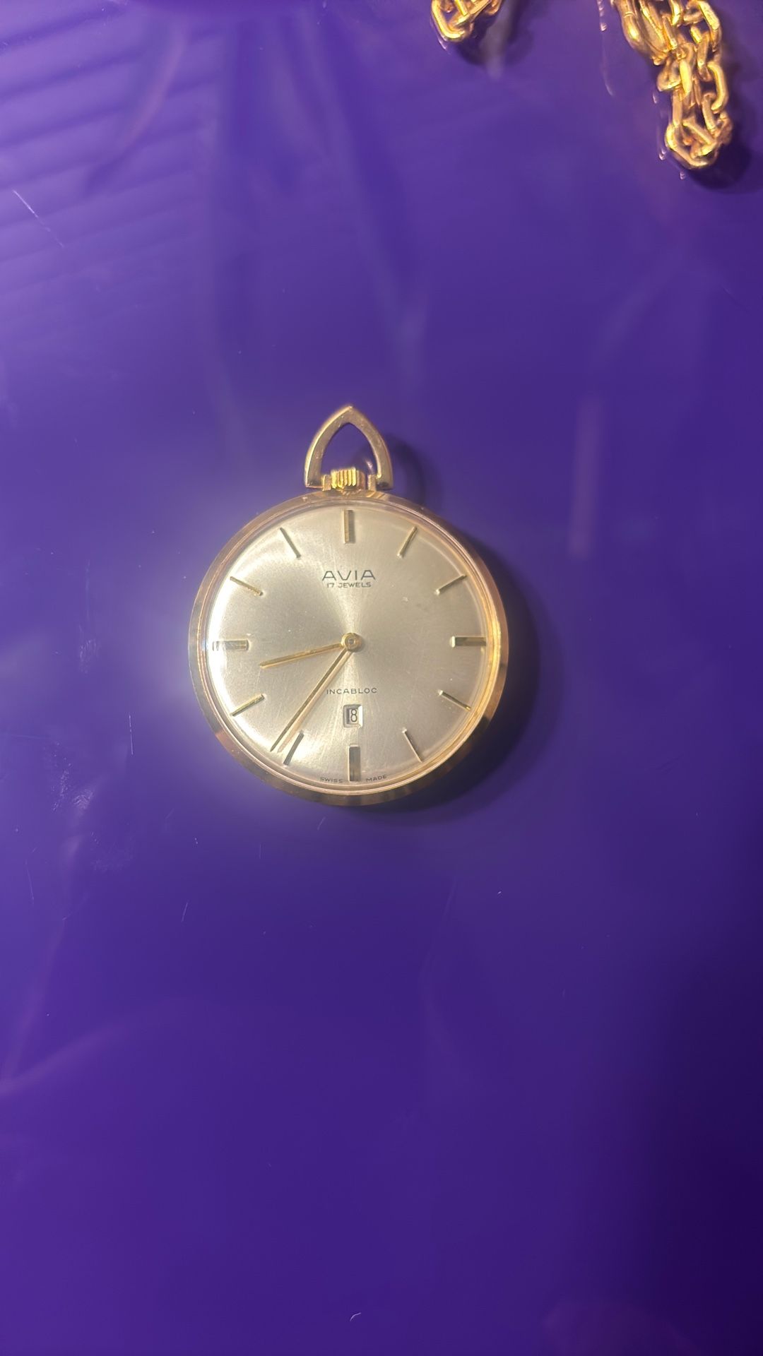 VINTAGE WATCH AVIA POCKET WATCH SUPER SLIM GOLD PLATED FINE WORKING ORDER