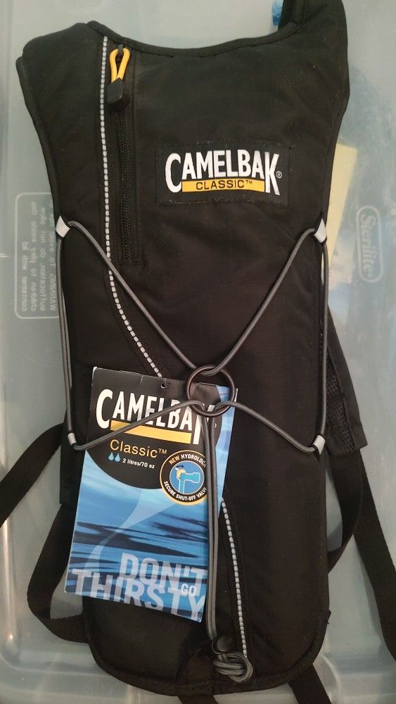 NWT Black CamelBak Classic 70oz