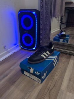 Men's size 8 1/2 black SAMBA OG