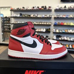 Jordan 1 Chicago (2015) Size 10 Pre-Owned
