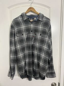 Leviβs Button Down Shirt