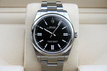 ROLEX 124300 OYSTER PERPETUAL WATCH BLACK DIAL NIB - T9620