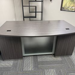 Executive desk - grey Modern