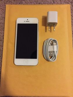 AT&T APPLE IPHONE 5 16GB WHITE FACTORY UNLOCKED TMOBILE METRO PCS CRICKET