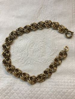 7 1/2 inch gold filled bracelet. $100.00