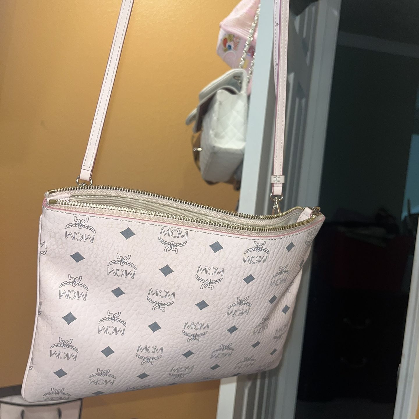 Mcm pochette new arrivals