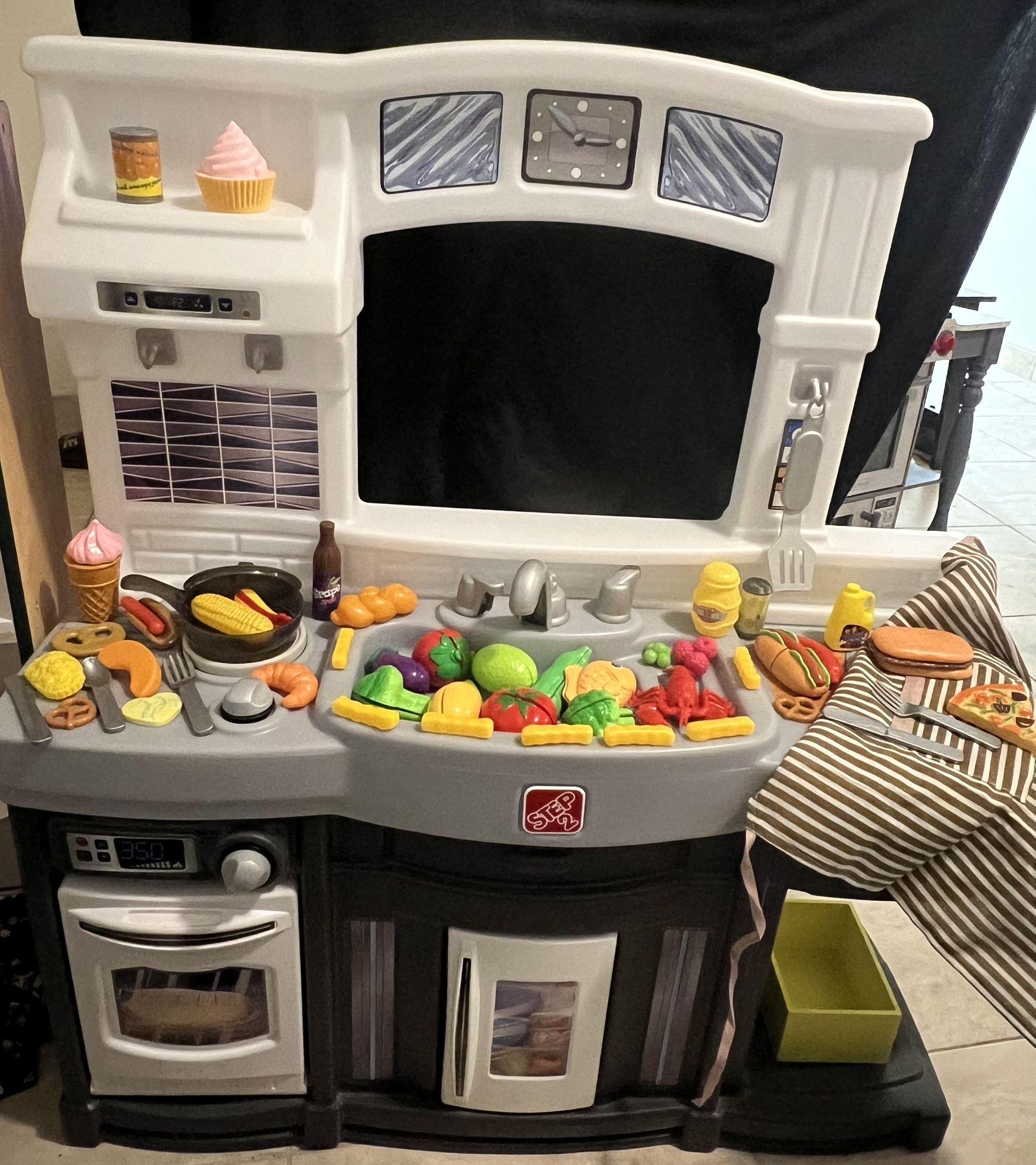 Step 2 grey play kitchen